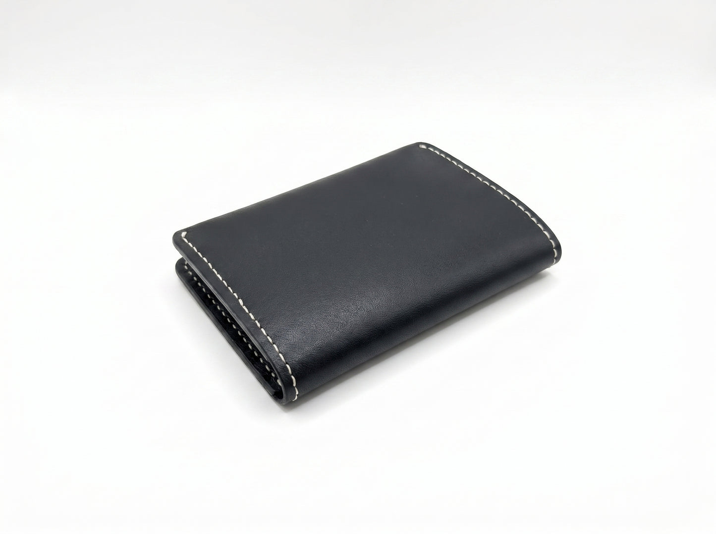Portefeuille en cuir premium  MODEYRA — Élégance minimaliste